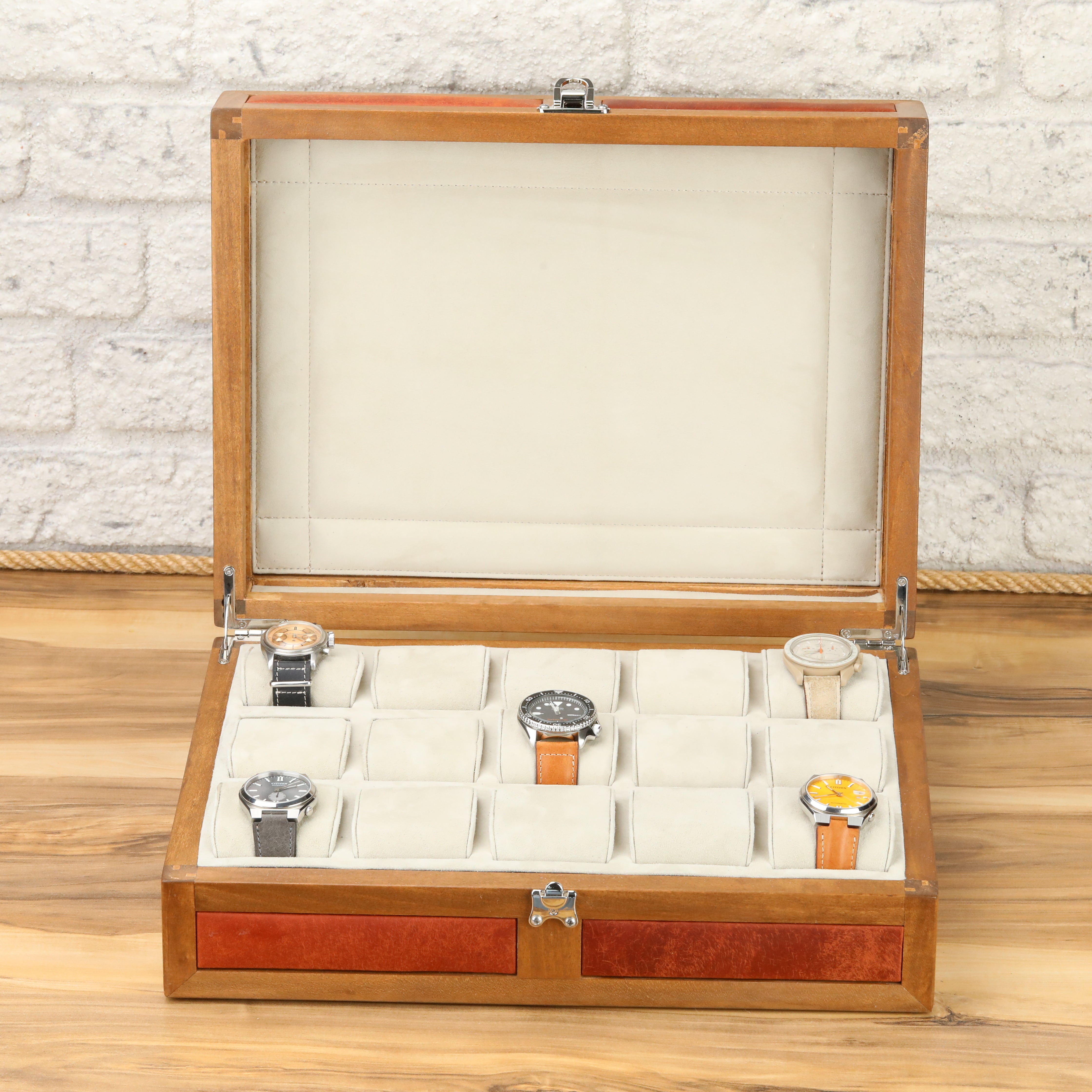 Heritage Wooden Watch Box for 15 / Tan