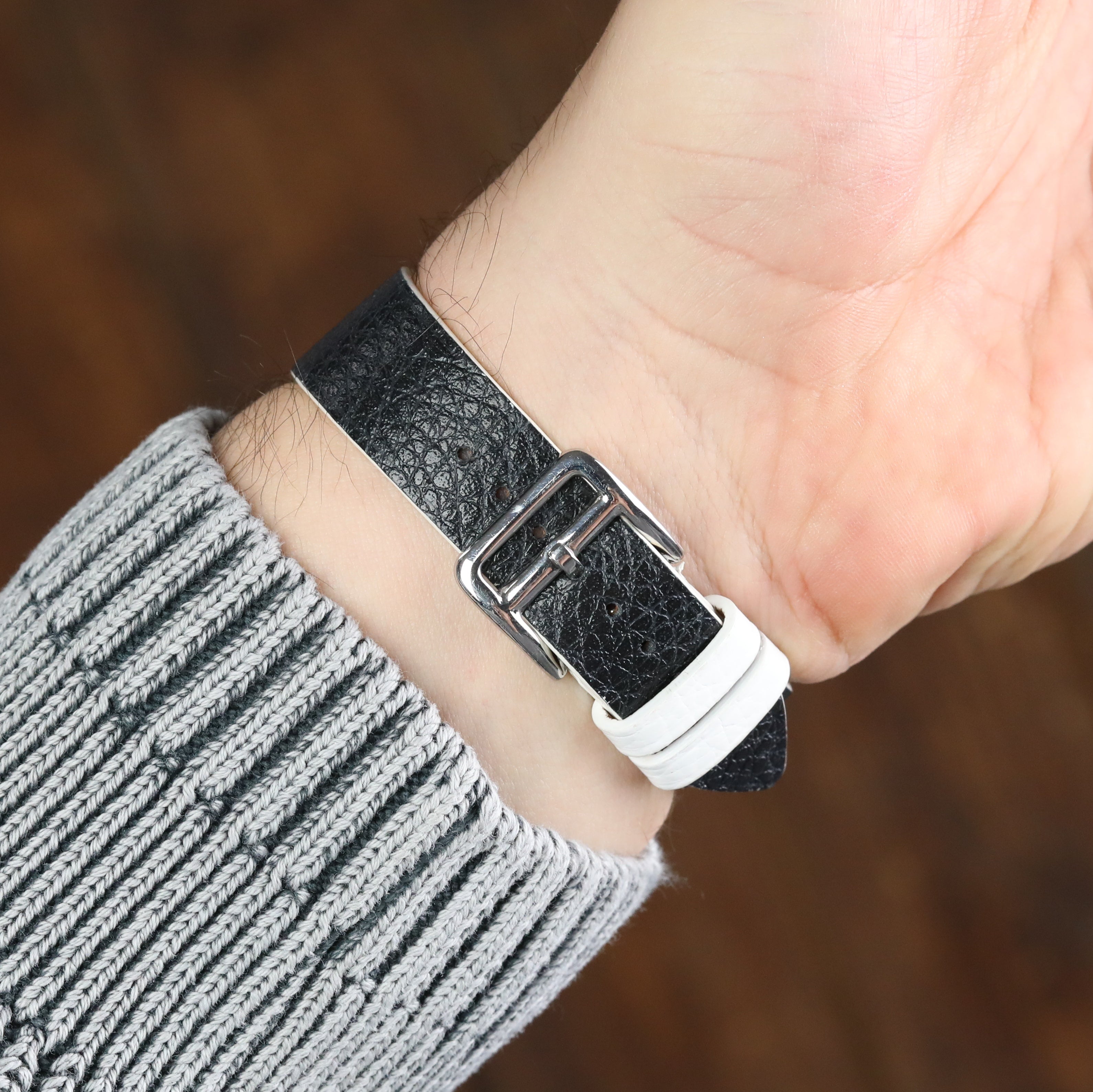 Apple Watch Compatible Leather Strap - Black / White