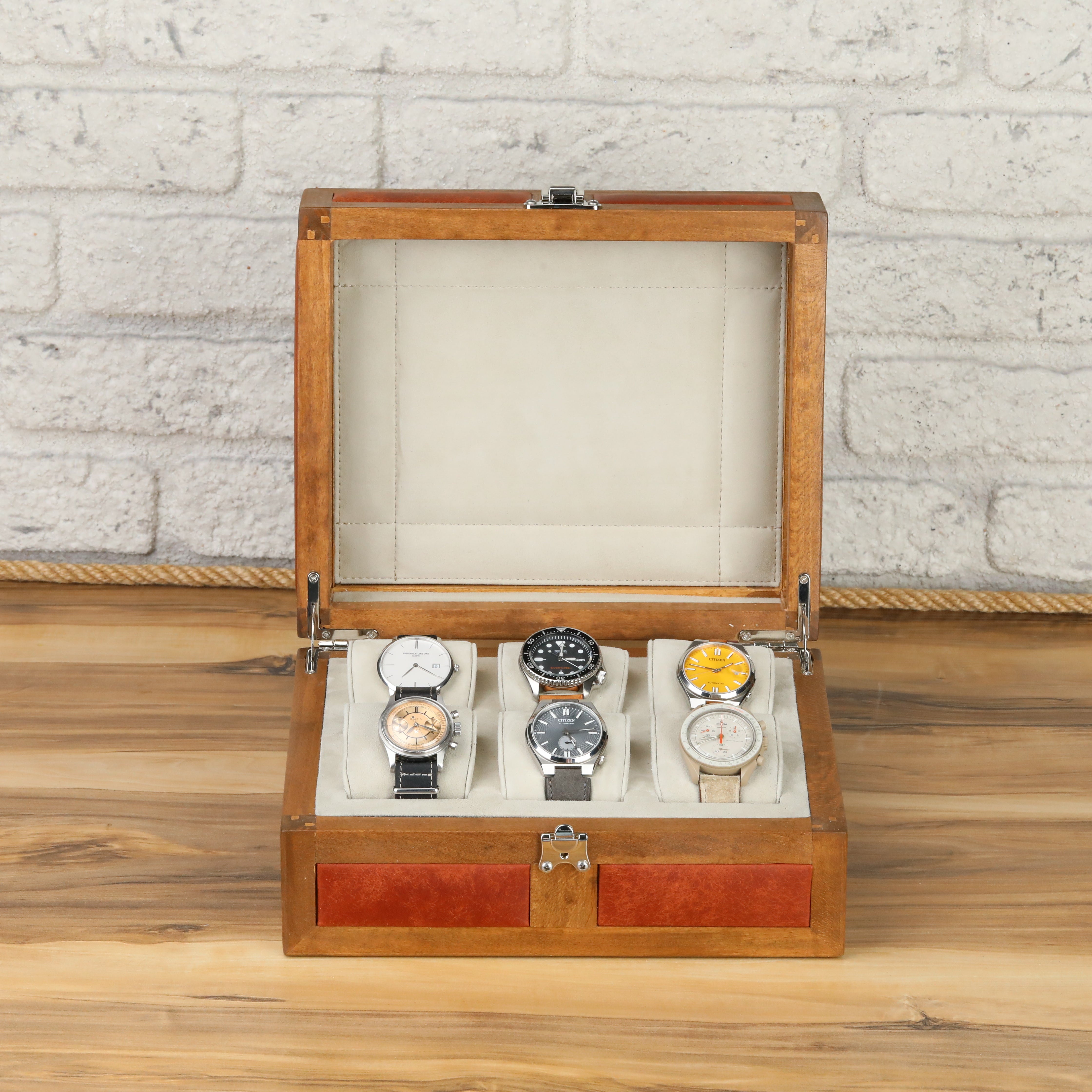 Heritage Wooden Watch Box for 6 / Tan