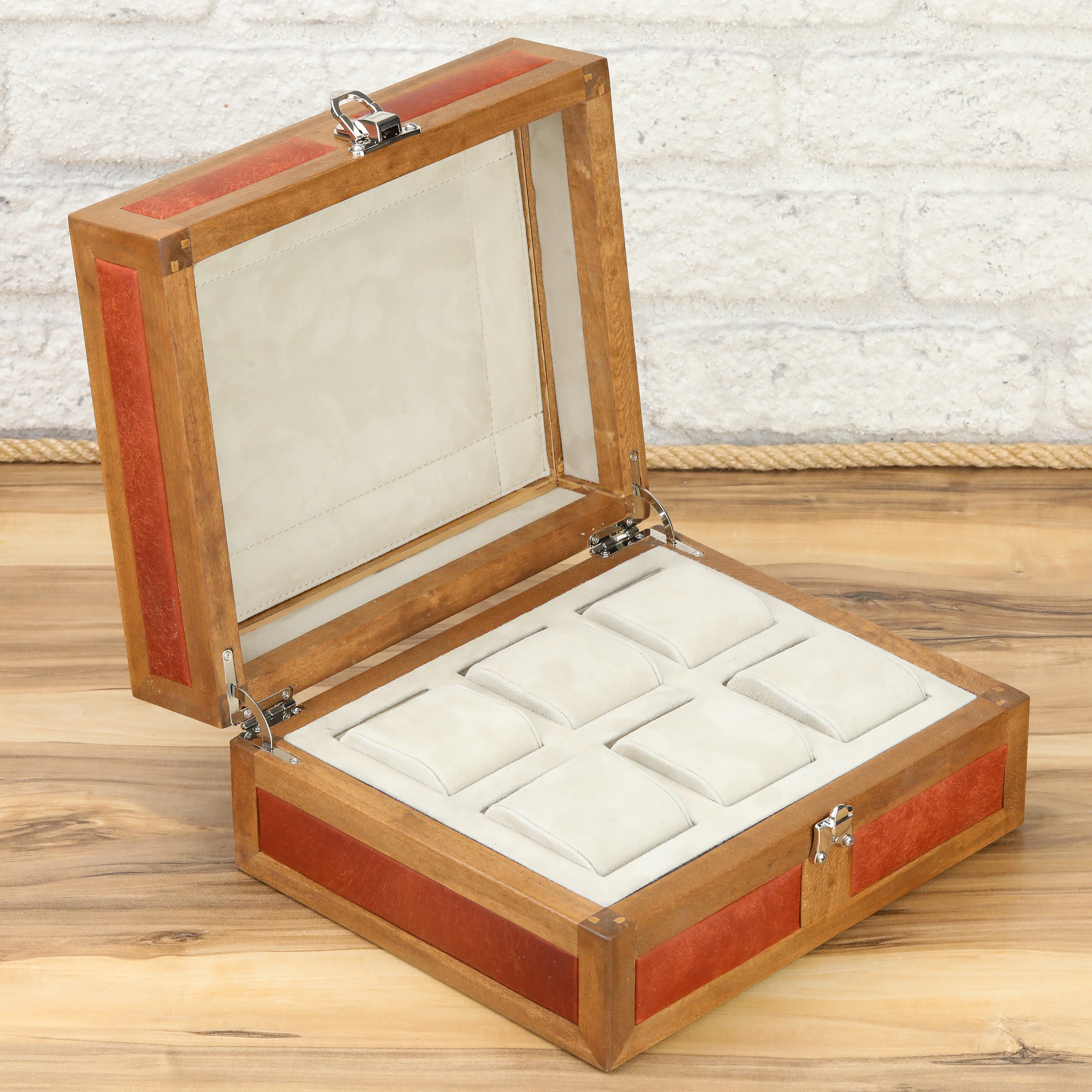 Heritage Wooden Watch Box for 6 / Tan