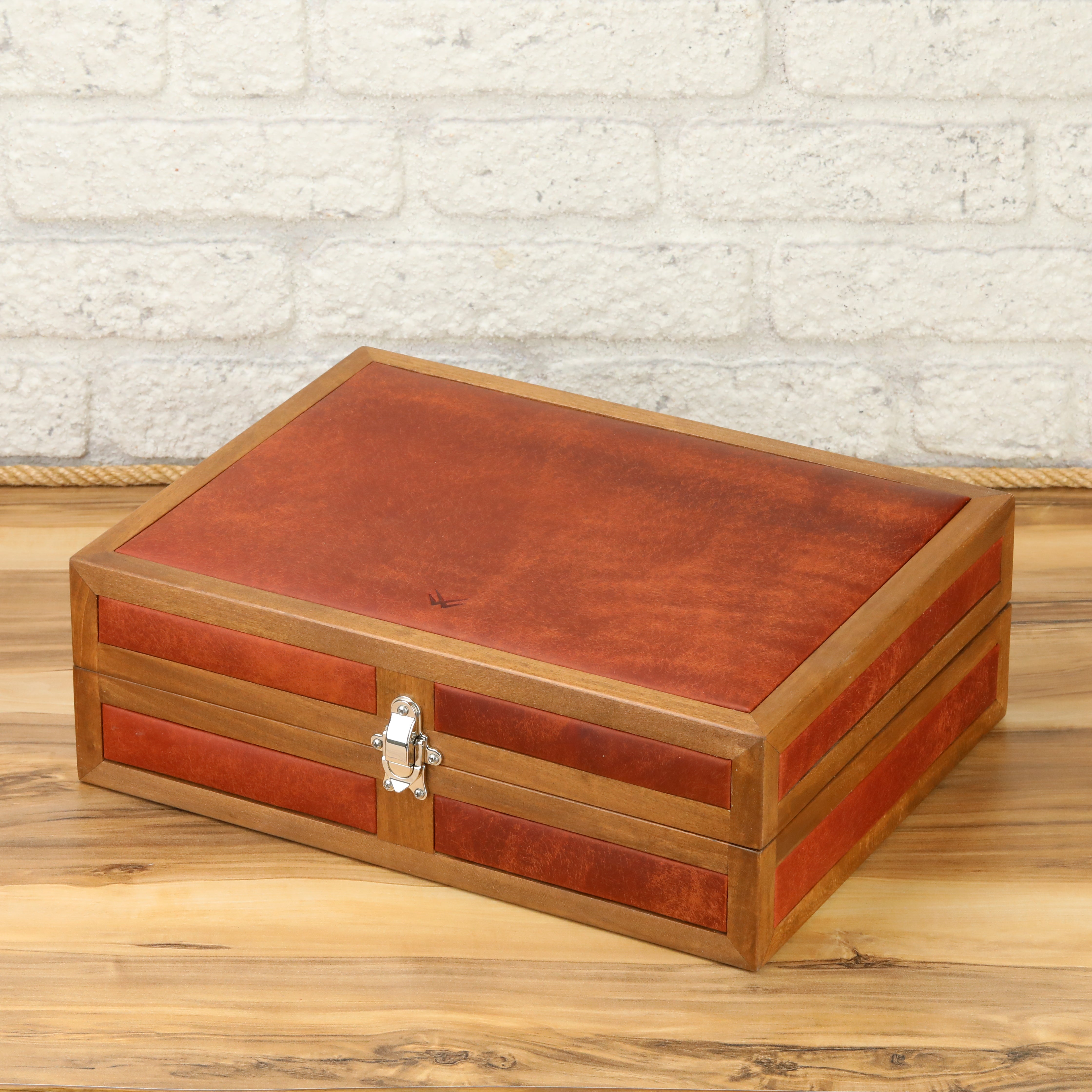 Heritage Wooden Watch Box for 10 / Tan