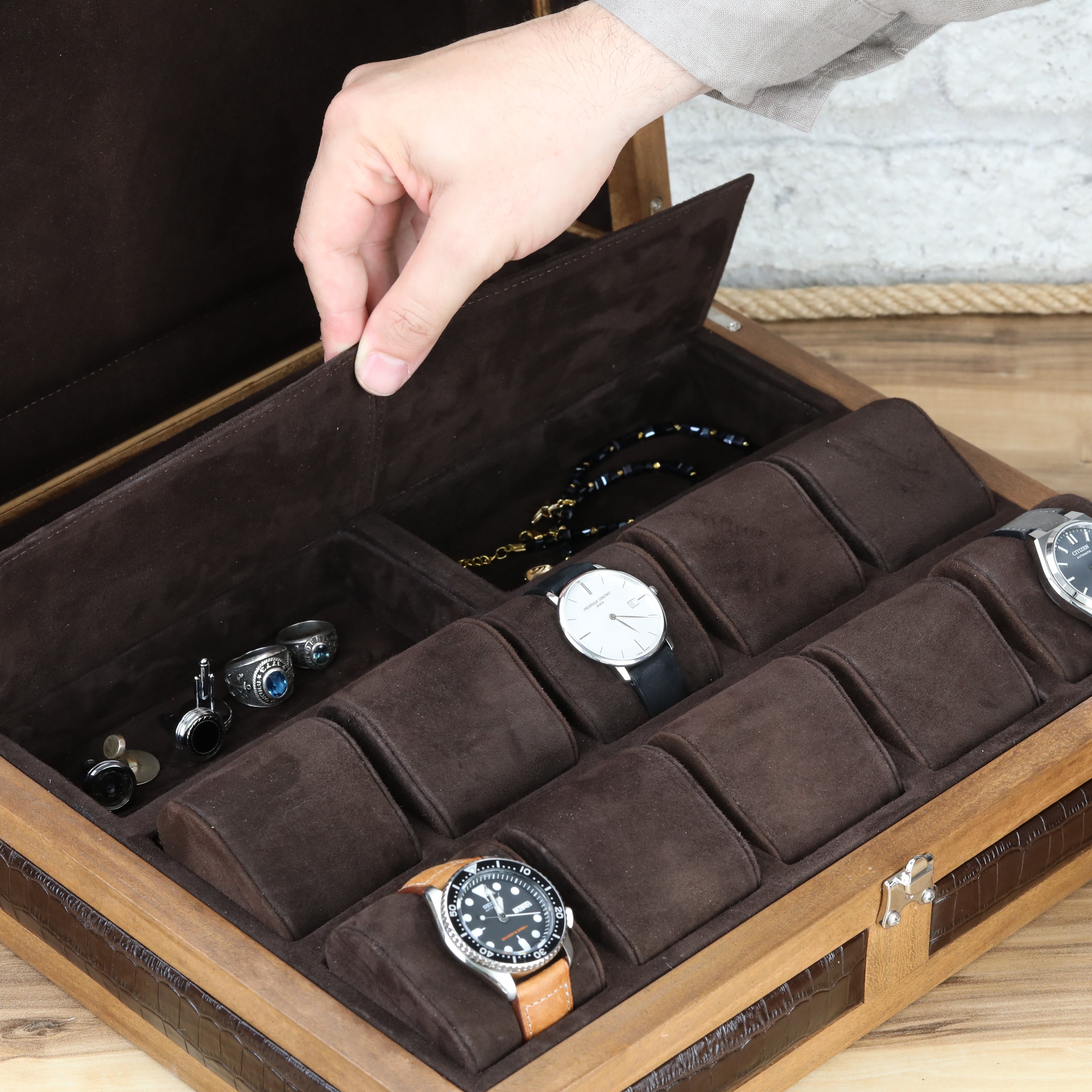 Heritage Wooden Watch Box for 10 / Brown