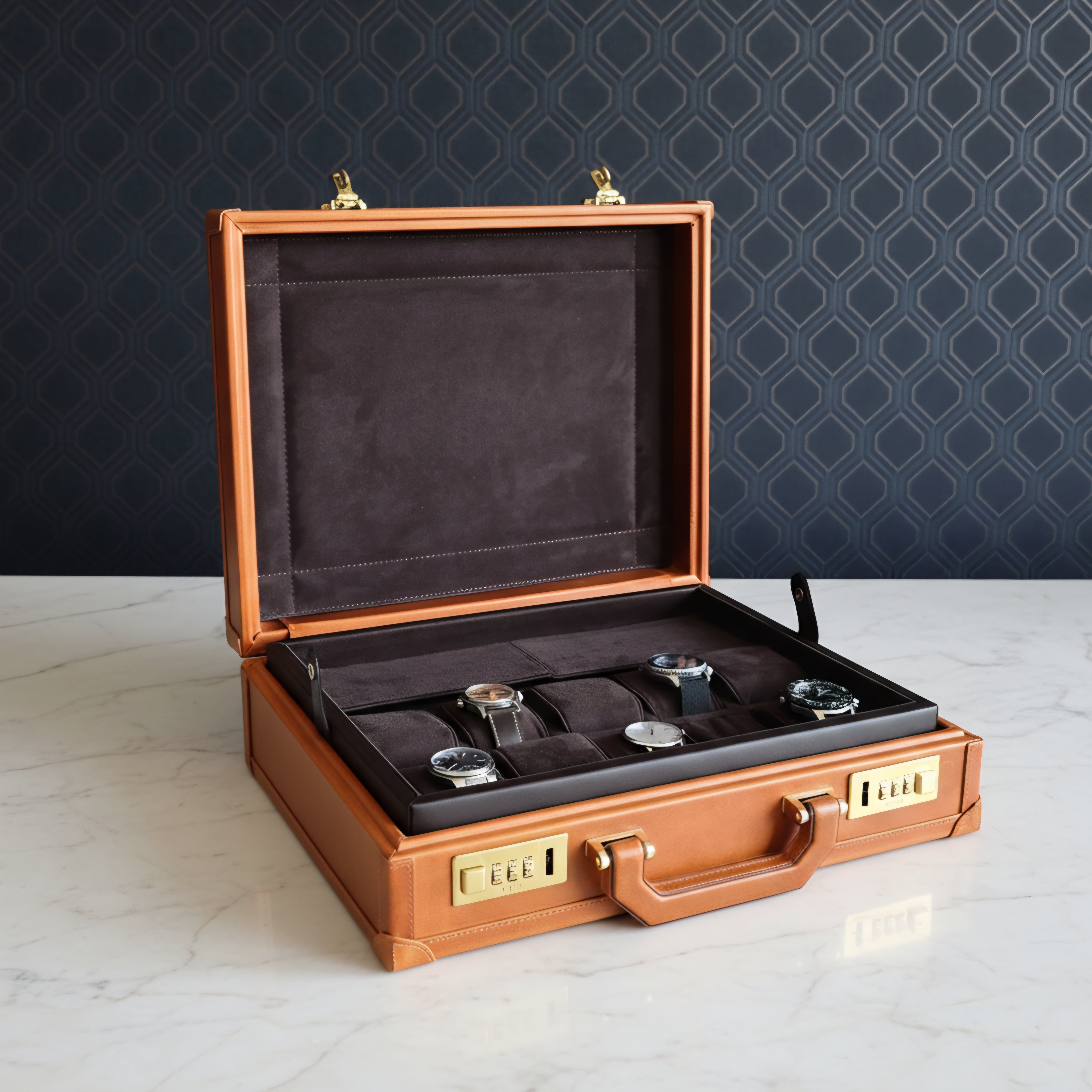 Bond Watch Case for 10  / Tan