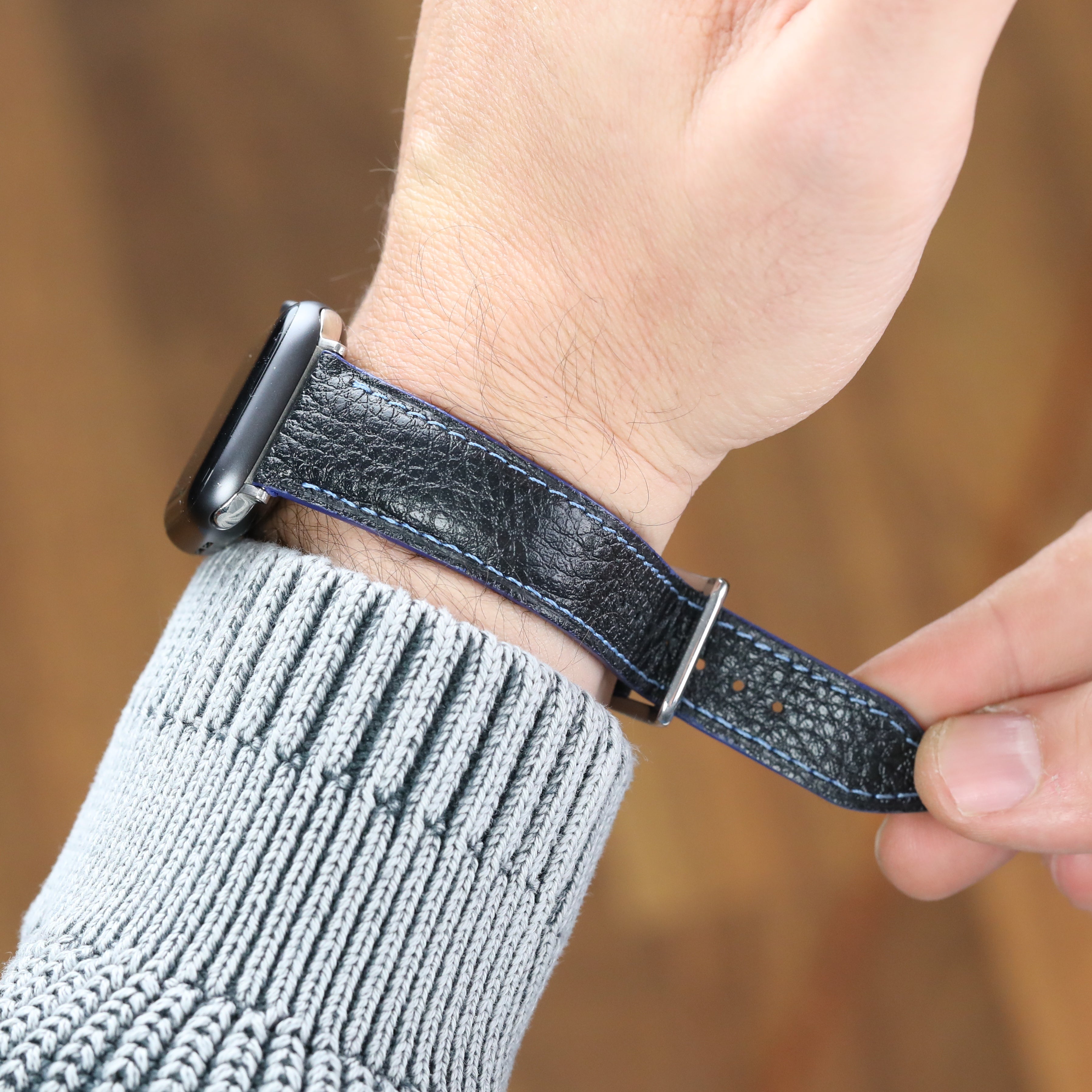 Apple Watch Compatible Leather Strap - Black / Blue