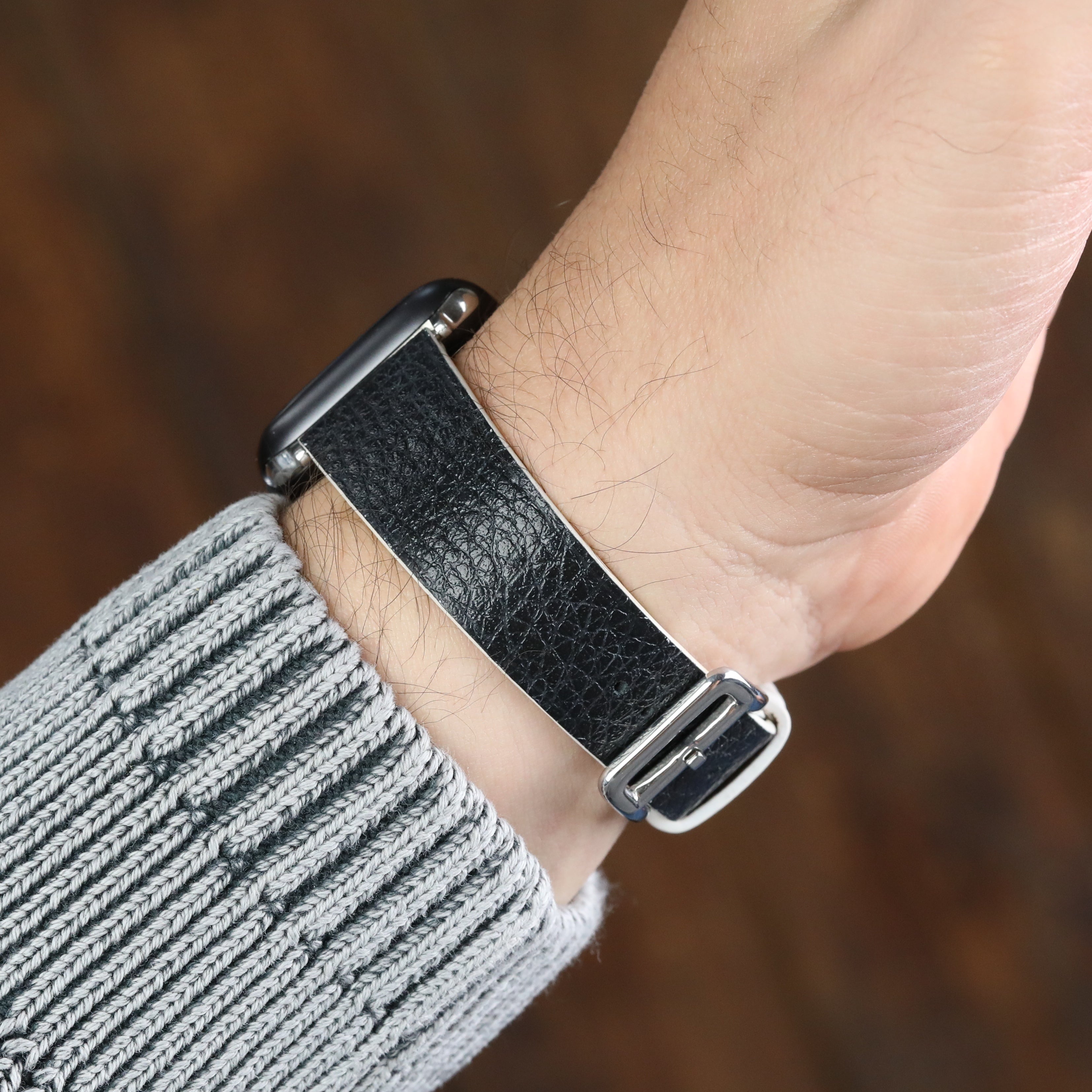 Apple Watch Compatible Leather Strap - Black / White