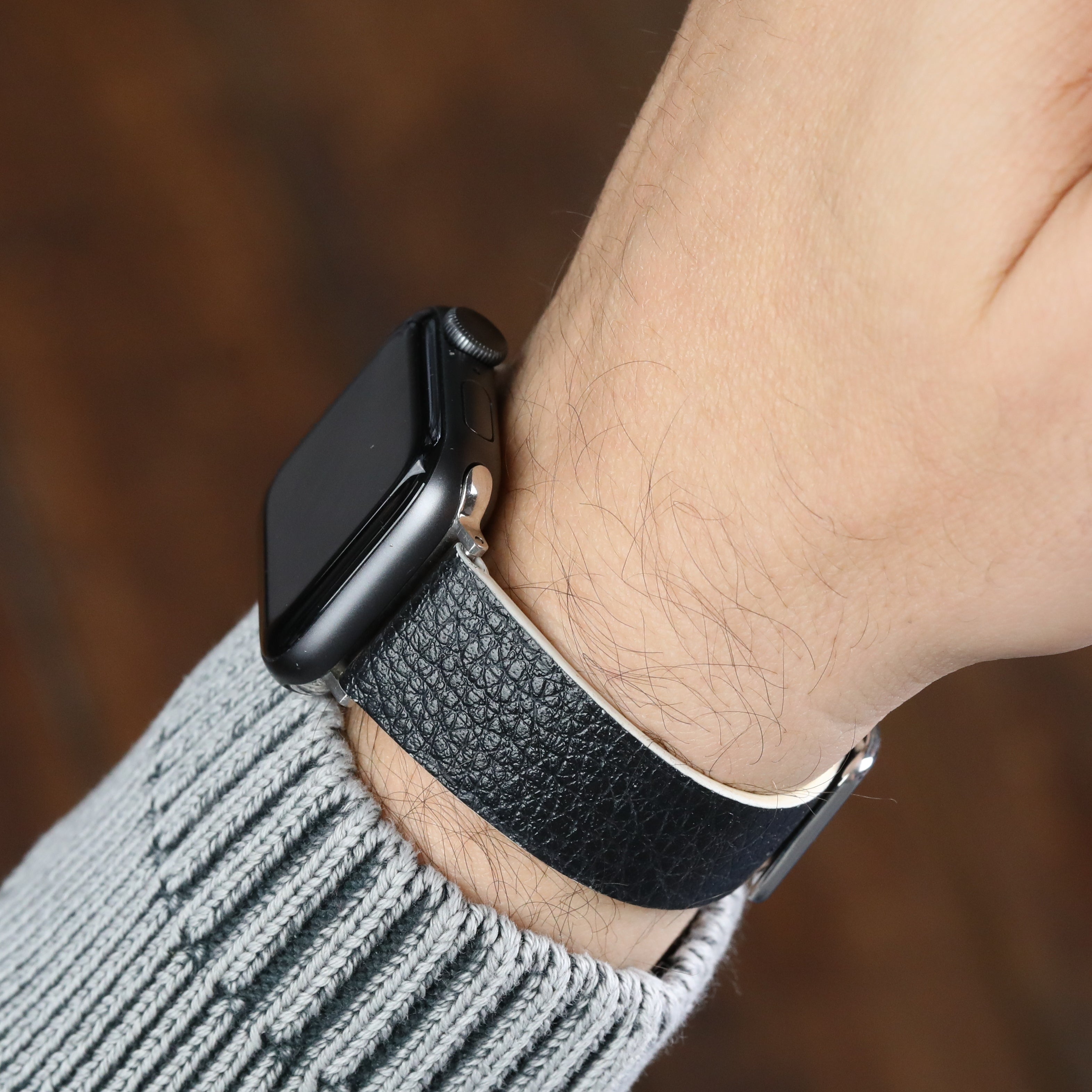 Apple Watch Compatible Leather Strap - Black / White