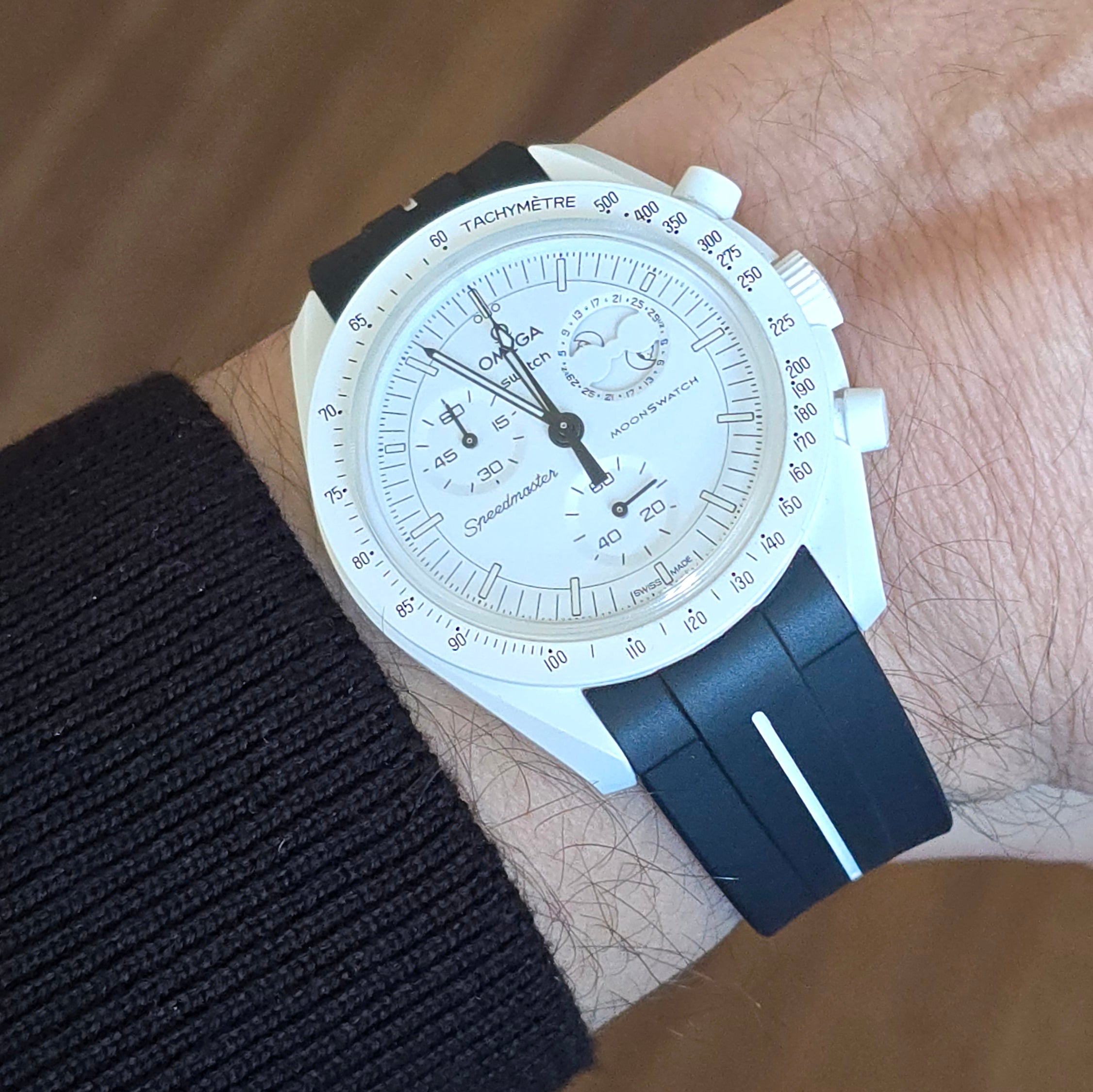Moonswatch / Submariner / GMT Master II / Seamaster / Speedmaster / Planet Ocean 42 Compatible Rubber Watch Strap - Black White
