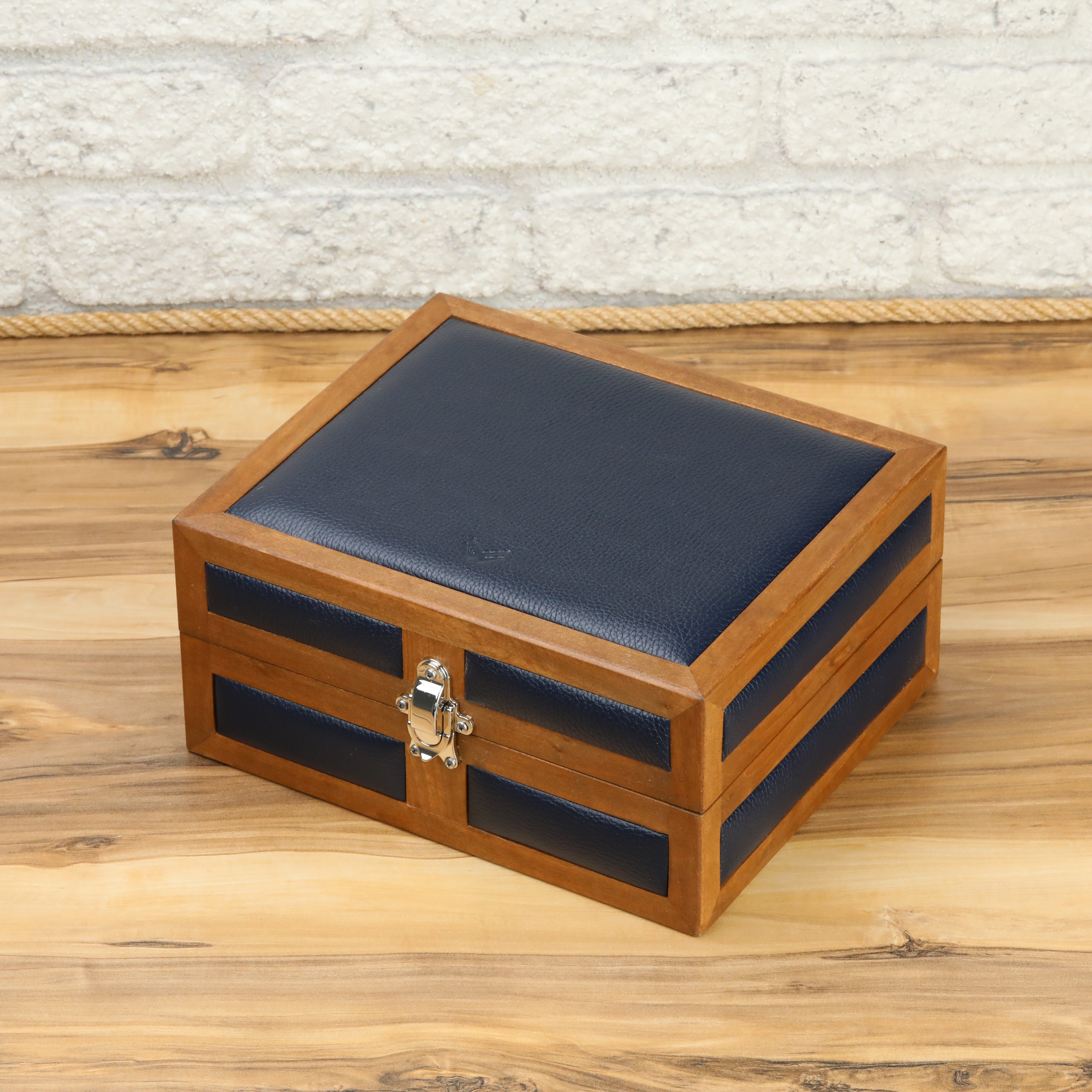 Heritage Wooden Watch Box for 6 / D. Blue
