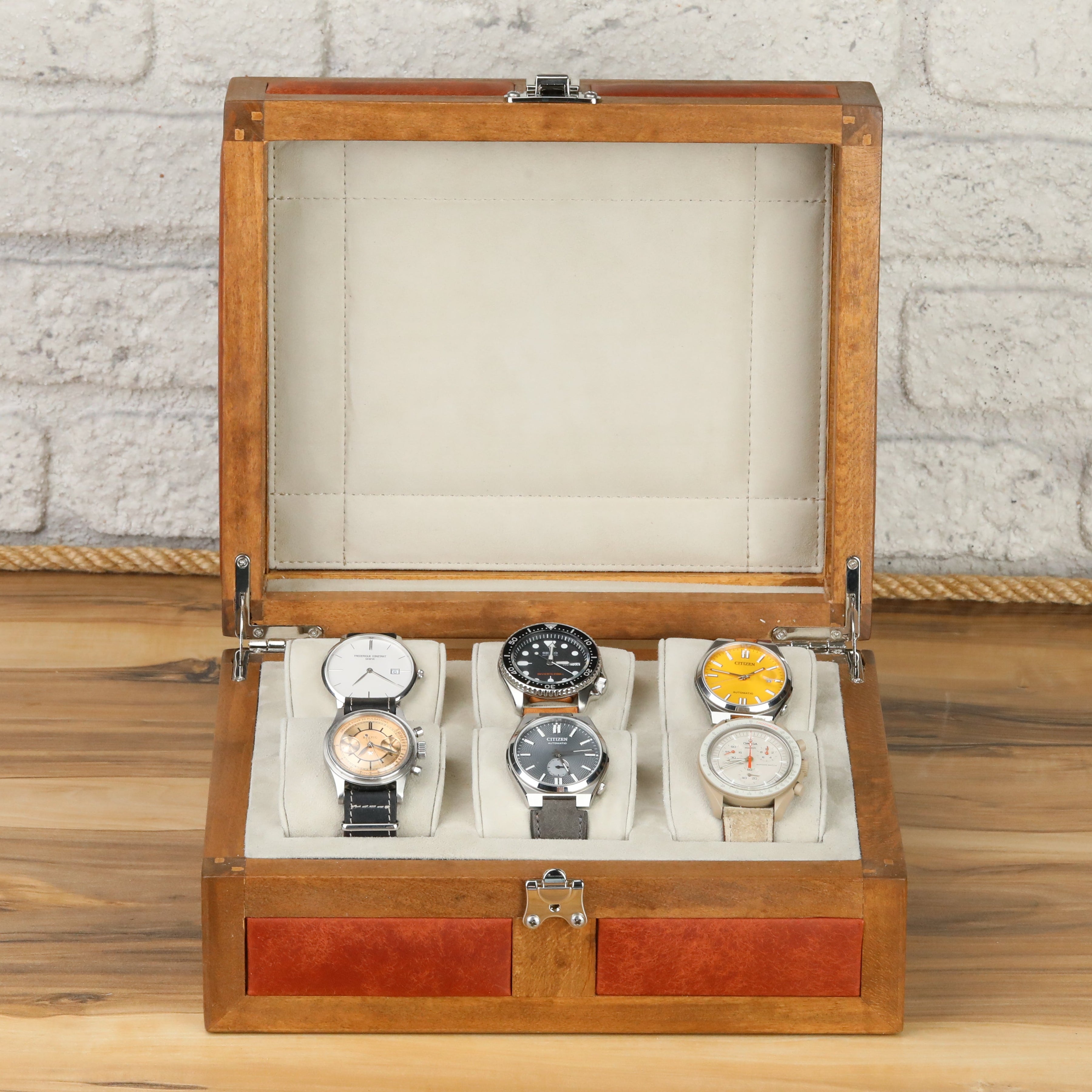 Heritage Wooden Watch Box for 6 / Tan